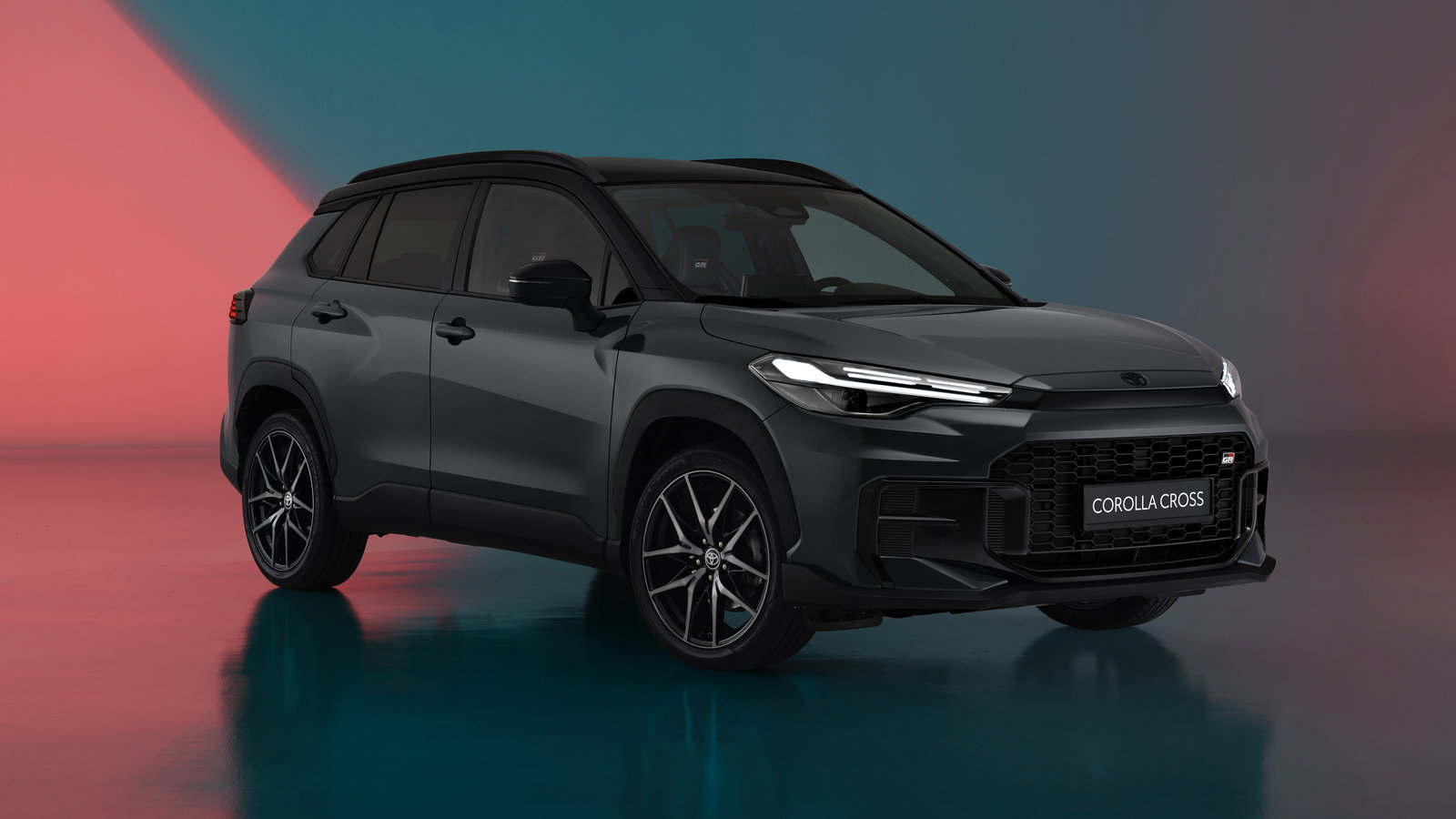 Toyota Corolla Cross GR Sport - front